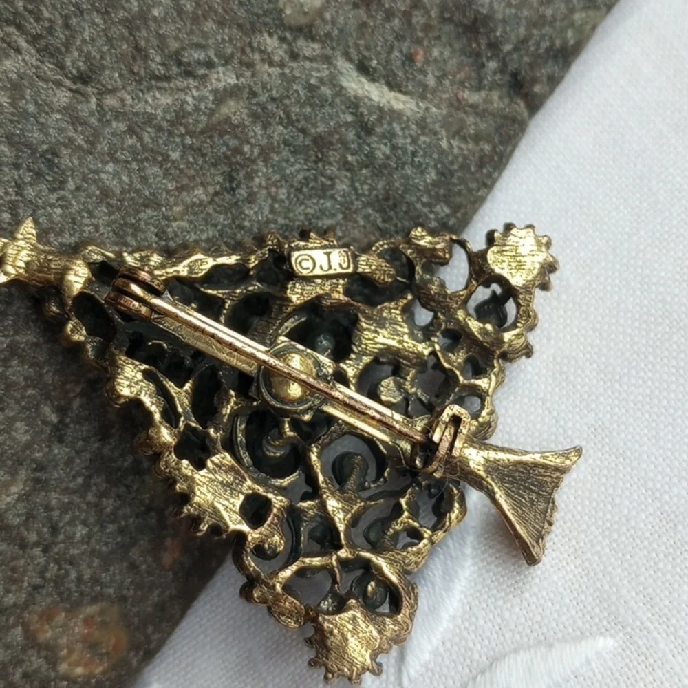 Vintage Jeweled Christmas Tree Brooch star, purple, red, blue, green stones